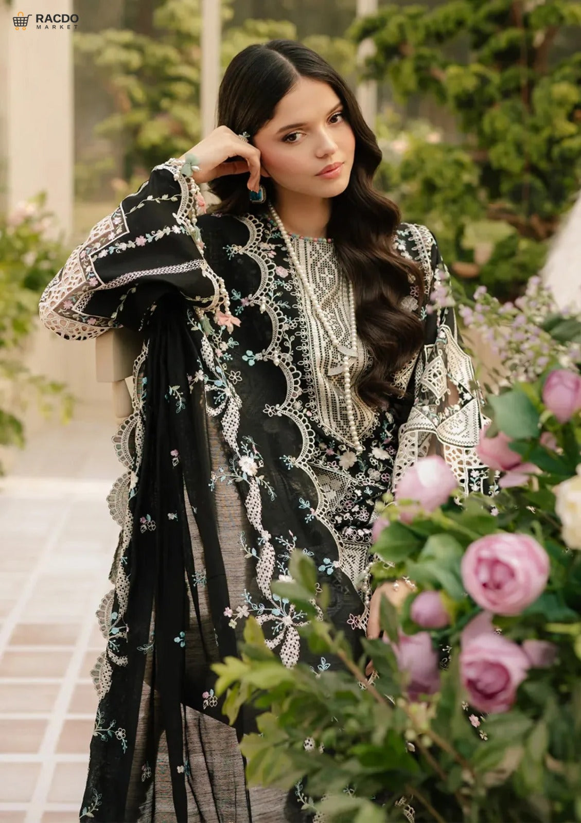 فریشیا ایمبرائیڈڈ لان 3 پیس ان اسٹچ سوٹ 703 آن لائن پاکستان میں خریدیں
